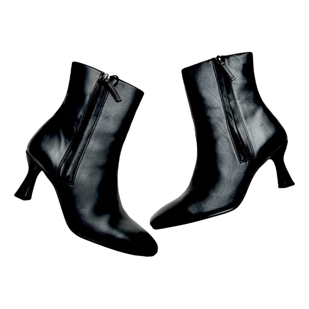 Pavement ankle boots. NWT